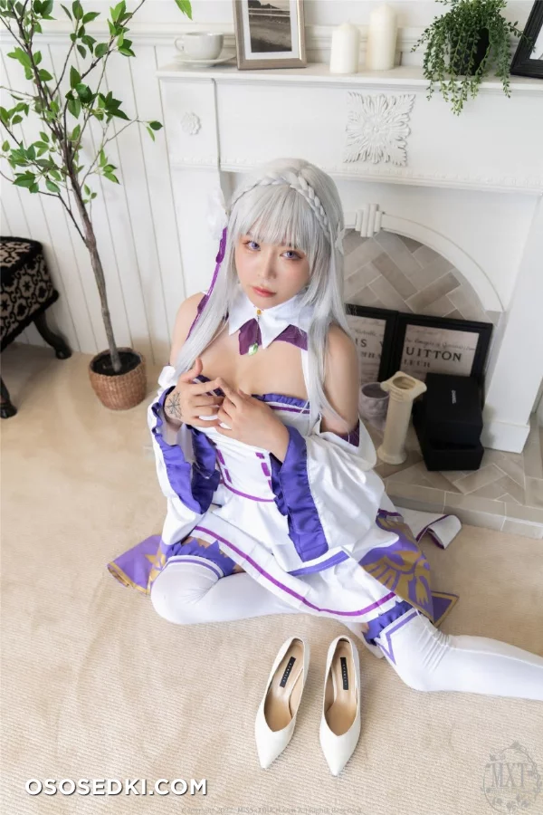 Emilia by Yuna - 2