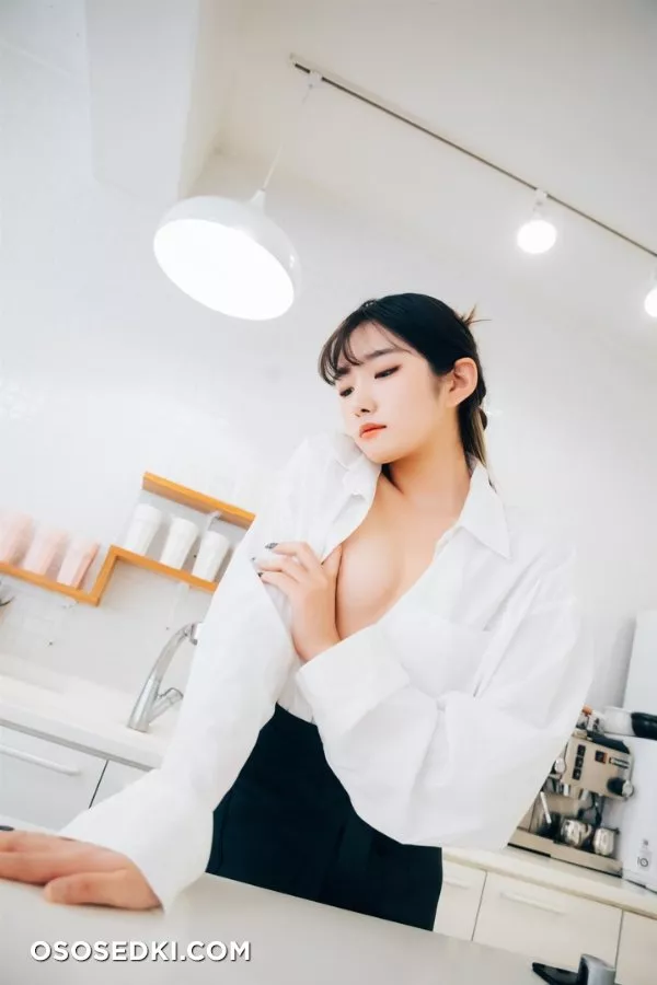 [Loozy] Sonson (손손) - Nude Apron - 7