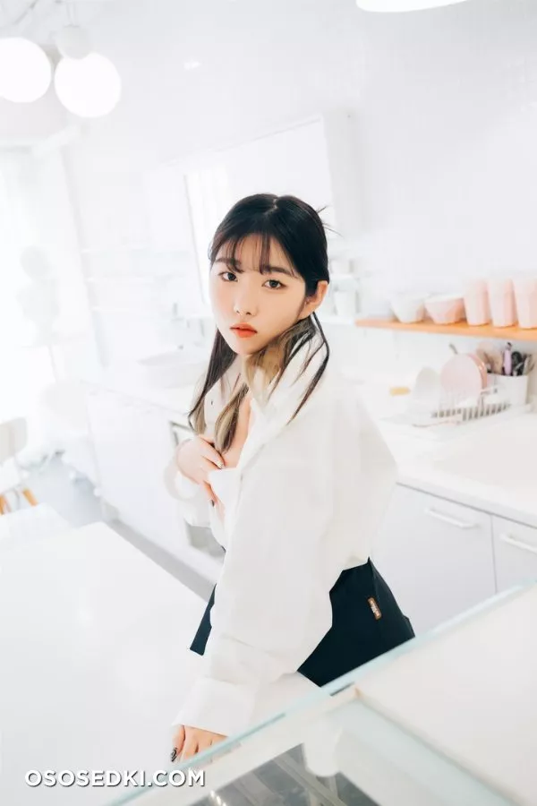 [Loozy] Sonson (손손) - Nude Apron - 79