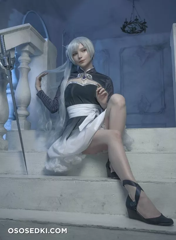 Michi Kyunn - Weiss Schnee (23 December 2021) - 11
