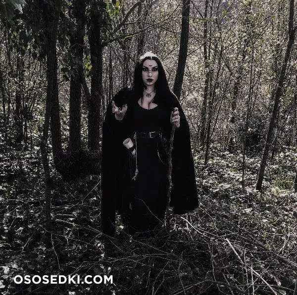 Beautiful Women from the Dark Side - 20