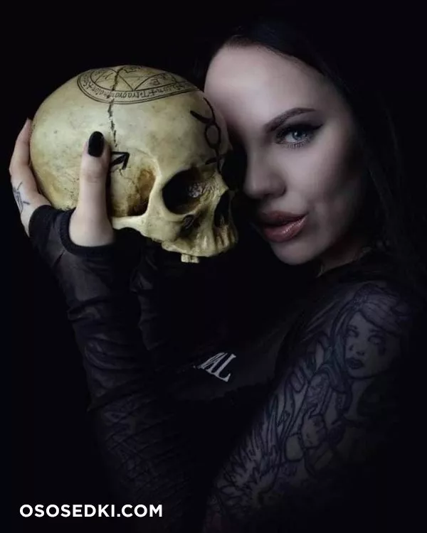 Beautiful Women from the Dark Side - 26