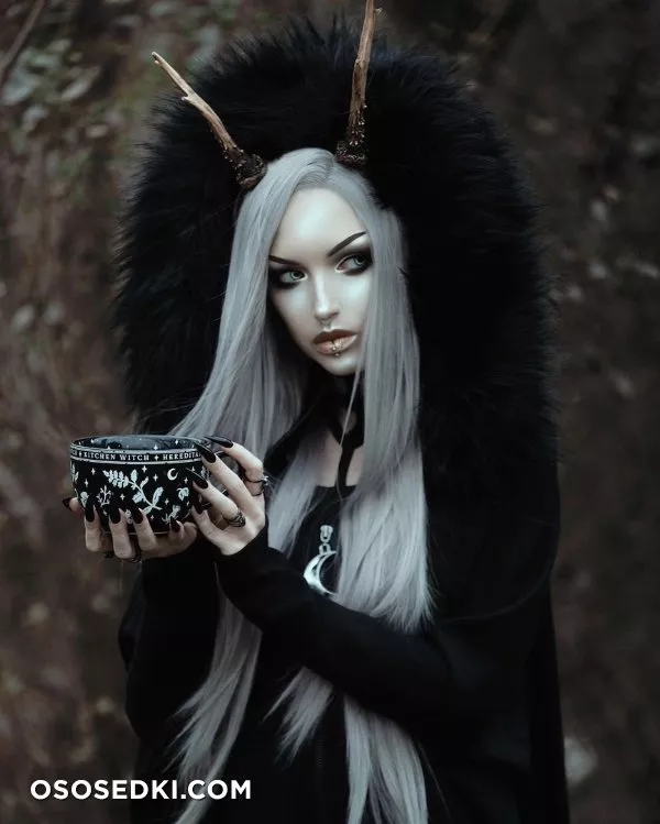 Beautiful Women from the Dark Side - 29