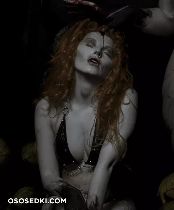Beautiful Women from the Dark Side - 86