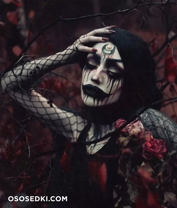 Beautiful Women from the Dark Side - 90
