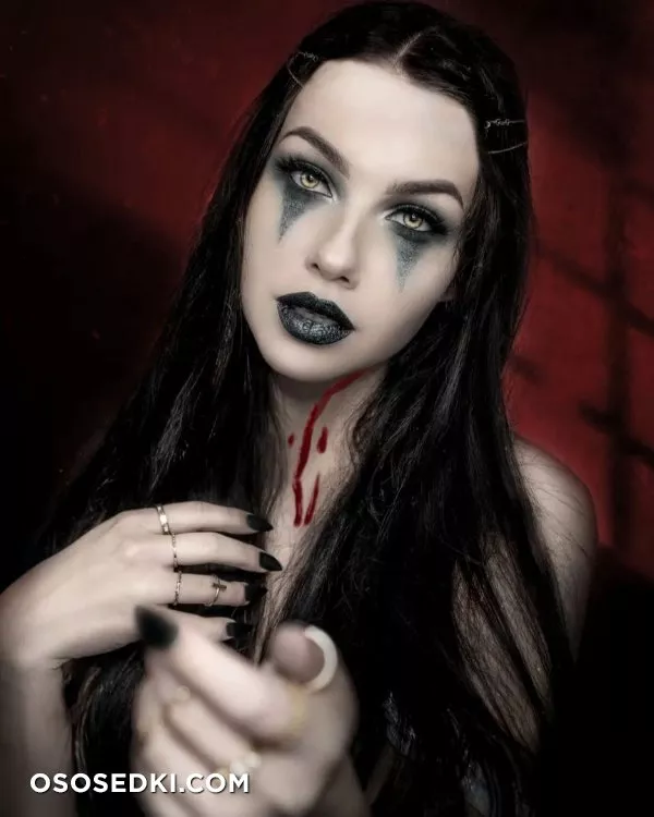 Beautiful Women from the Dark Side - 126