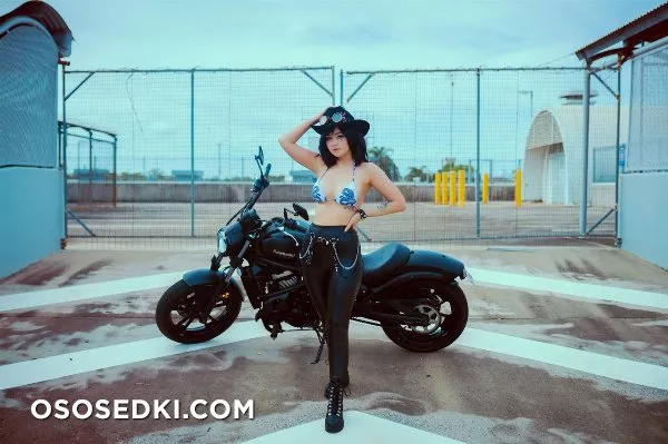 AmyThunderbolt - 17