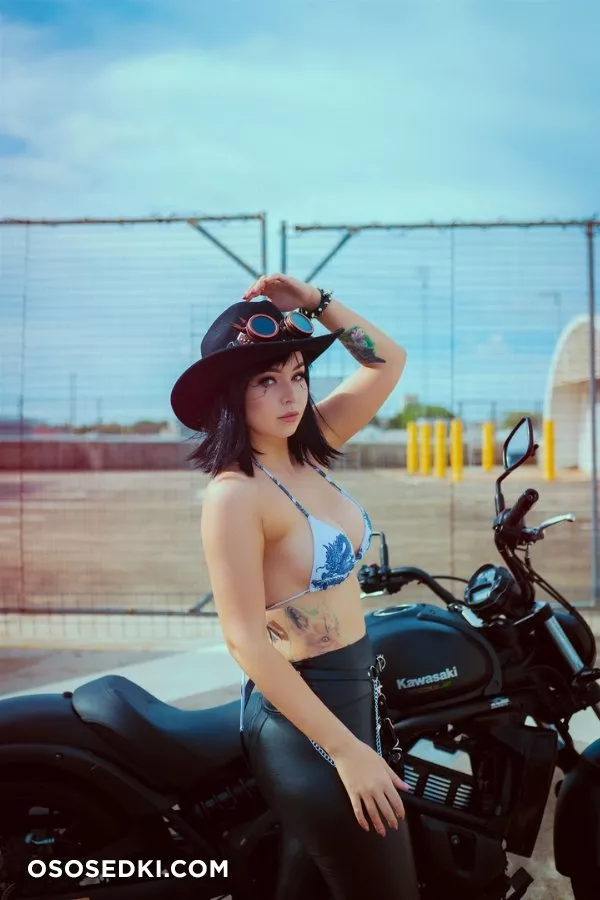 AmyThunderbolt - 21