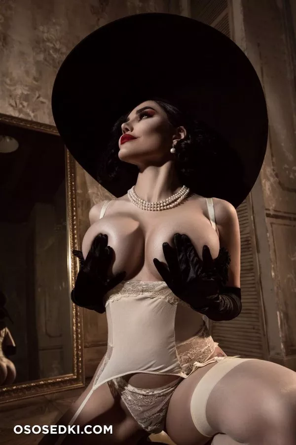 KalinkaFox - Lady Dimitrescu - 12