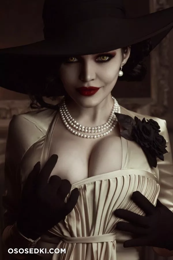 KalinkaFox - Lady Dimitrescu - 26