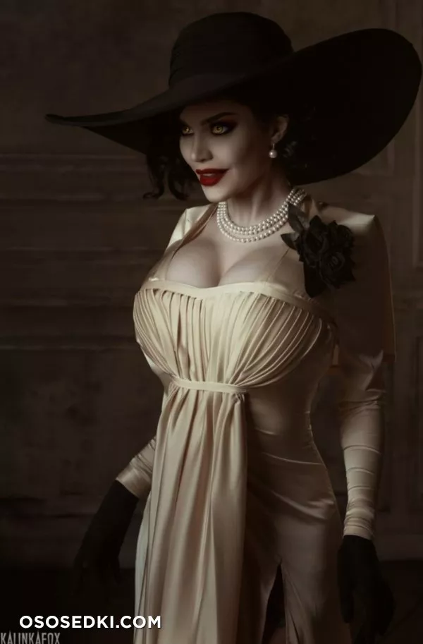 KalinkaFox - Lady Dimitrescu - 27
