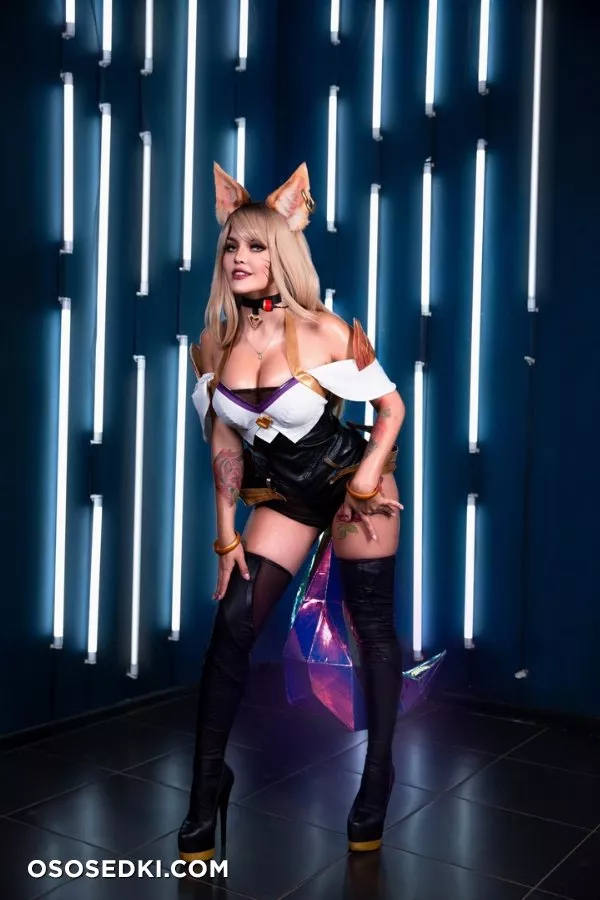 Kalinka Fox - KDA Ahri - 30
