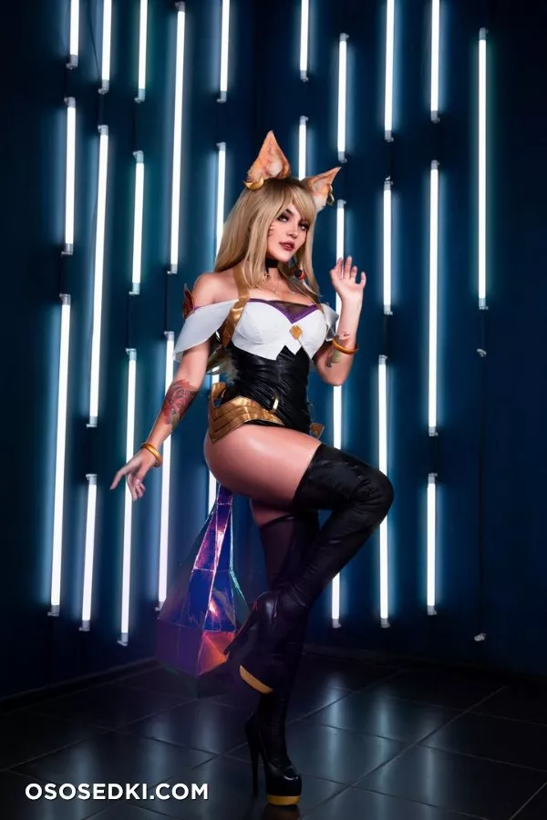 Kalinka Fox - KDA Ahri - 35