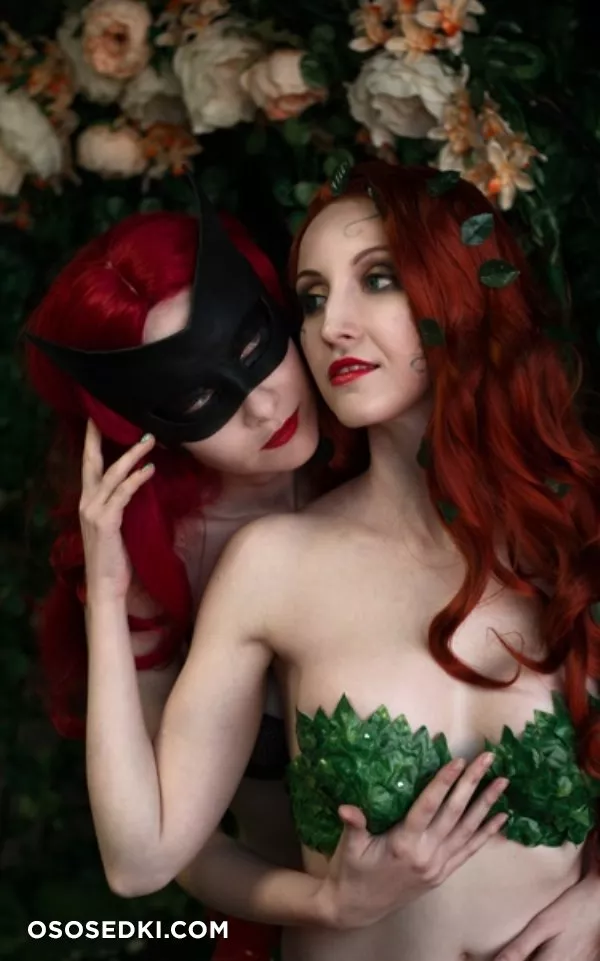 Poison ivy & Batwoman from DCCOMICS - 6