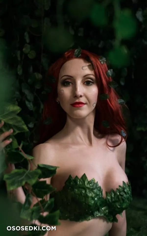 Poison ivy & Batwoman from DCCOMICS - 7