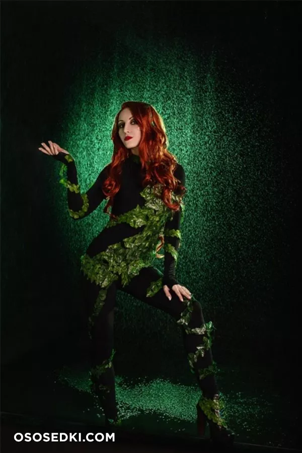 Poison ivy from DCCOMICS - 2