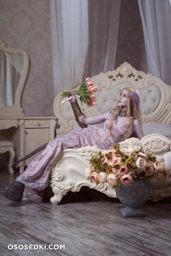 Draenei bride from WOW (ORIGINAL) - 2