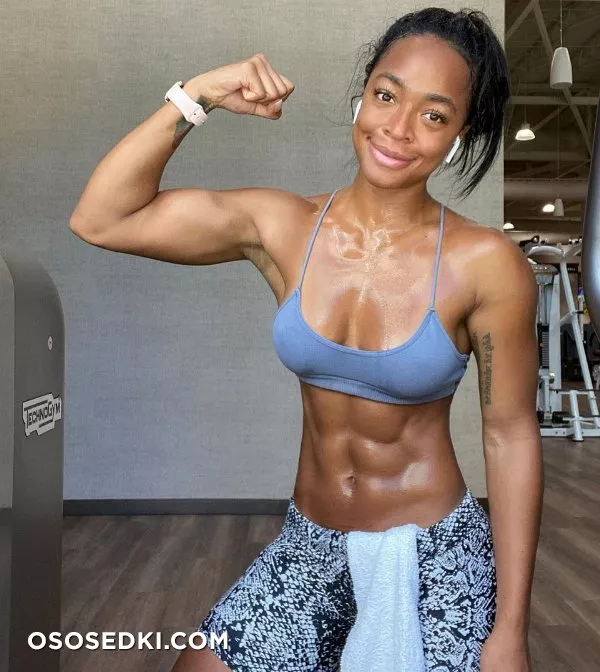 Jenna de Leon - 25