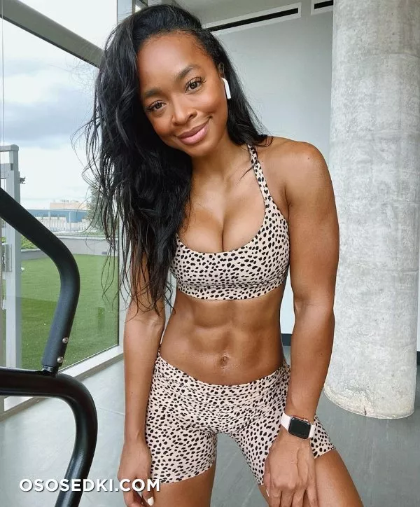 Jenna de Leon - 39