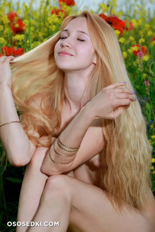Kendell - Beaming Blonde - 81