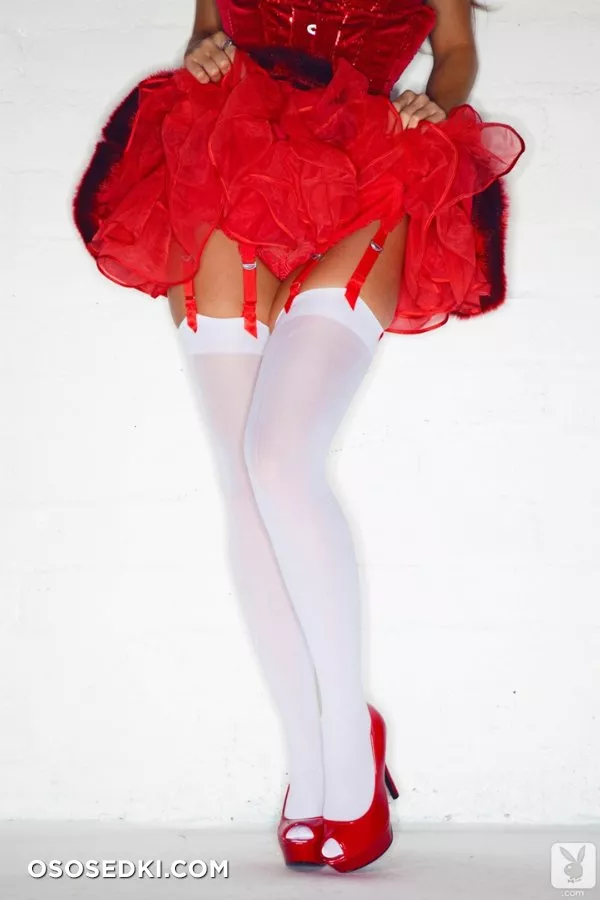 Leanna Decker | Red Hood - 16