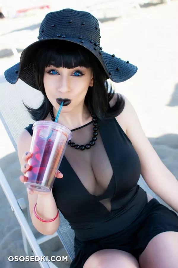 Giada Robin | Hotel Transylvania | Mavis - 6