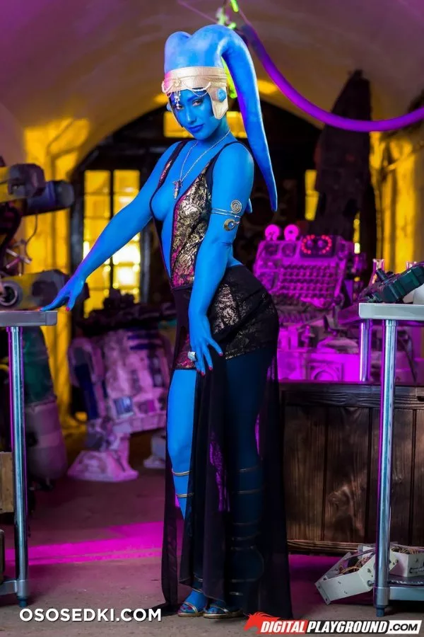 Eva Lovia | Star Wars | Twi'leks - 7