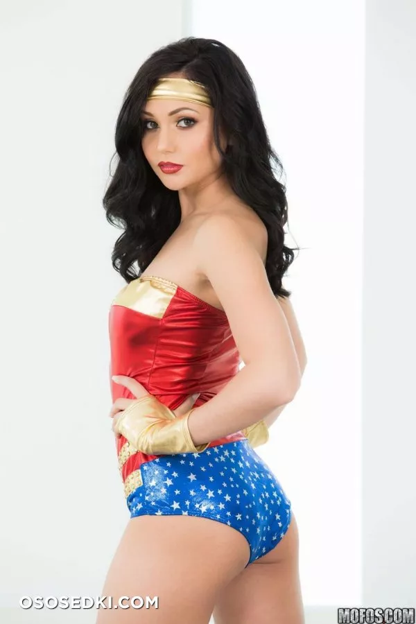 Ariana Marie | DC Comics | Wonder Woman - 8