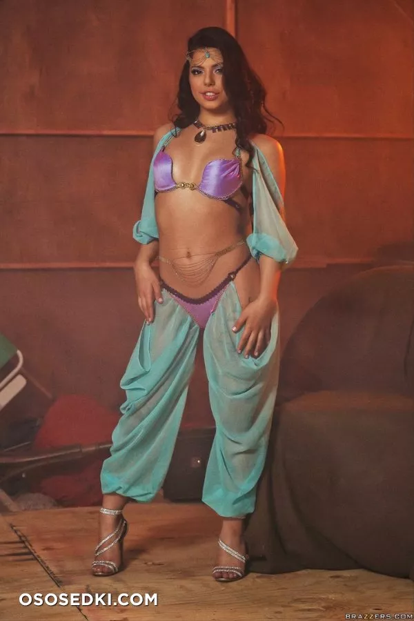 Gina Valentina | I Dream of Jeannie | Jeannie - 7