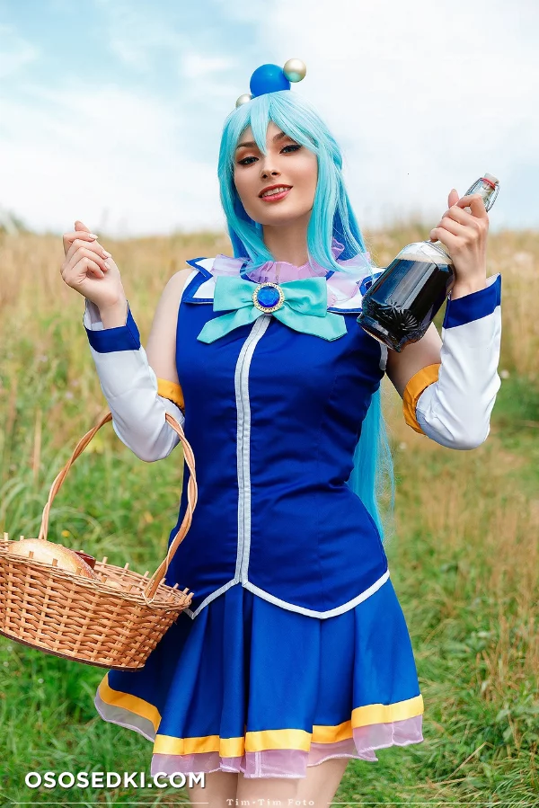 Aqua - KonoSuba - 1