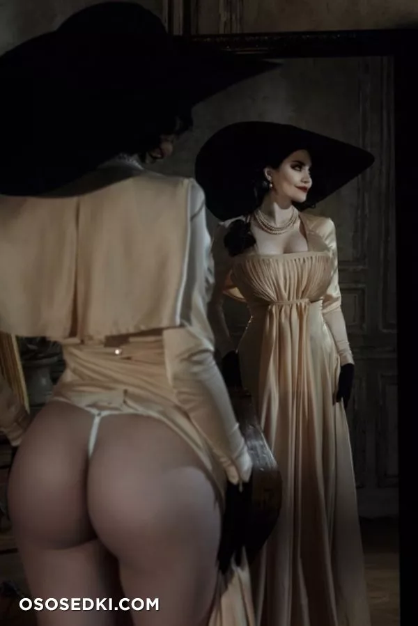 Kalinka Fox - Alcina Dimitrescu - 9