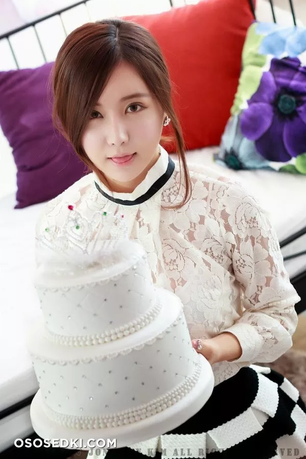 Ryu Ji Hye - 13