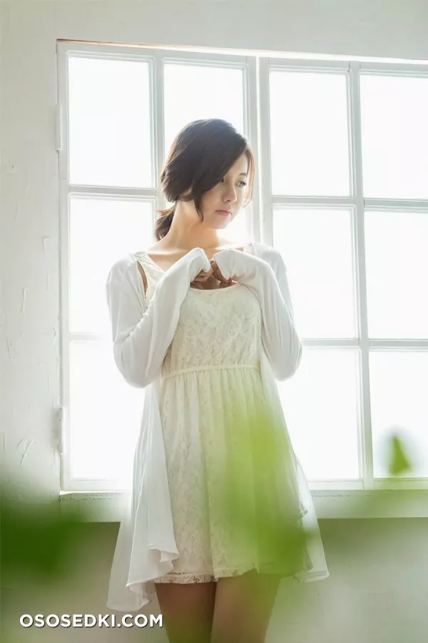 Ryu Ji Hye - 37