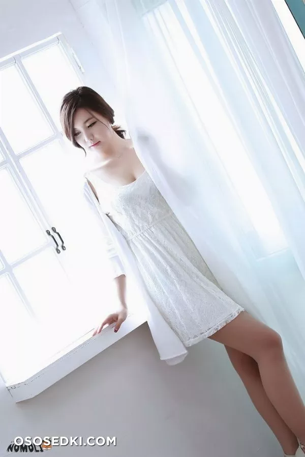 Ryu Ji Hye - 40