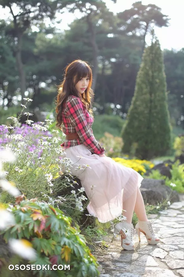 Hong Ji Yeon - 23