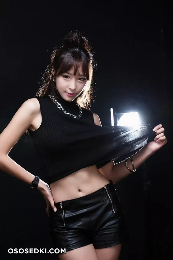 Eun Ji Ye - 19