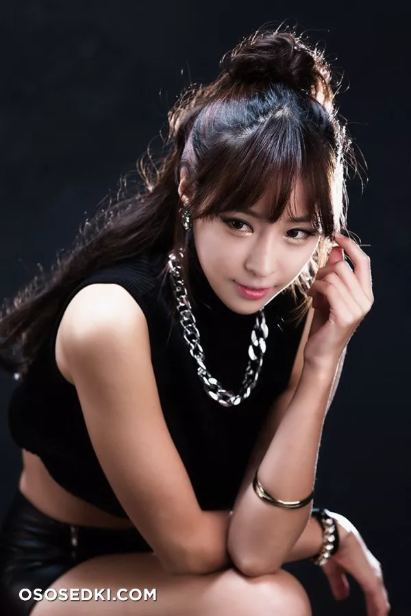 Eun Ji Ye - 21