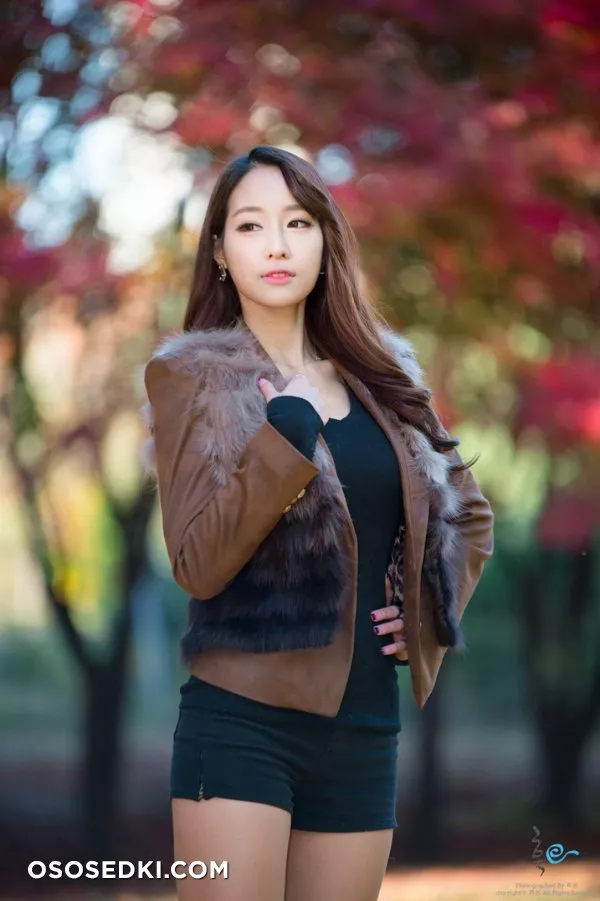 Eun Ji Ye - 32
