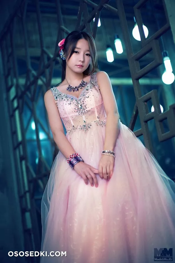 Lee Eun Seo - 23