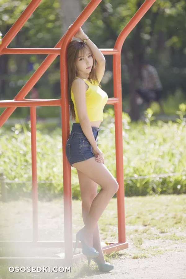 Mina - 24