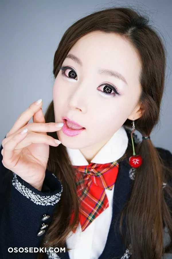 Min Seo Hee - 24