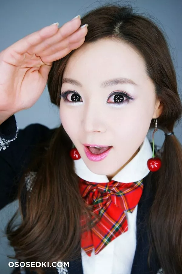 Min Seo Hee - 28