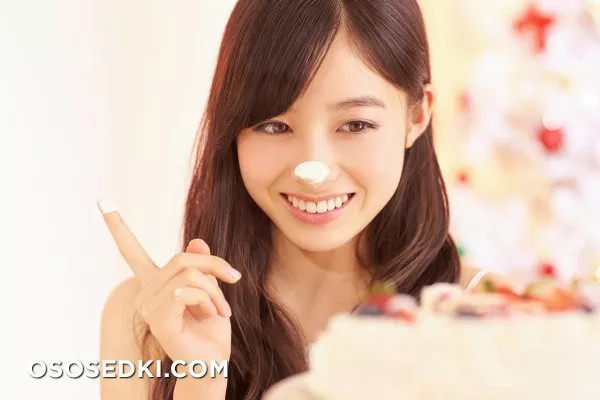 Kanna Hashimoto - 32