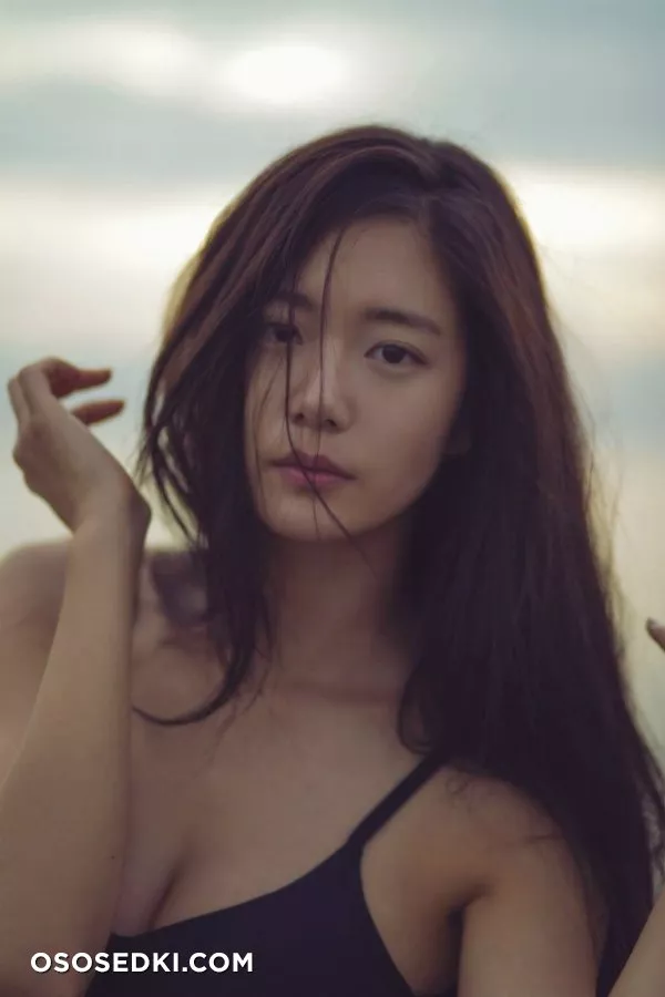 Clara Lee - 33