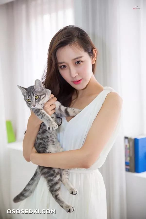 Han Ji Oh - 37