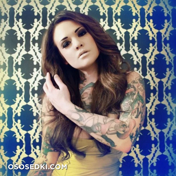 Amina Munster - 42