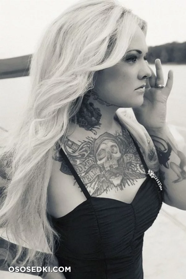 Amina Munster - 58