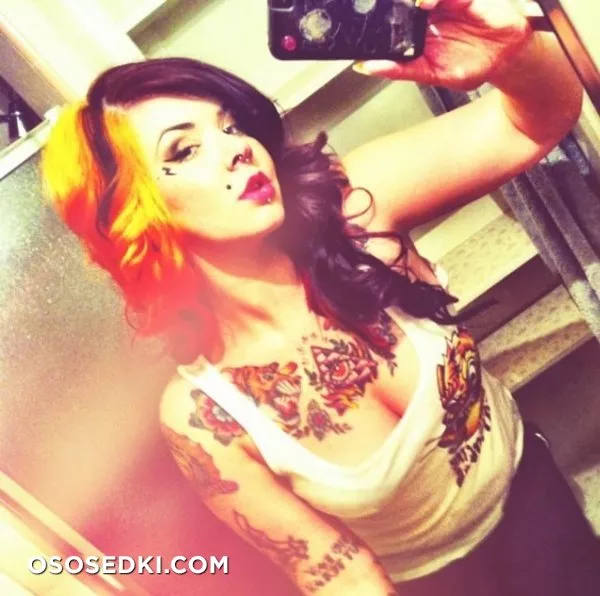 Sarah Rochelle - 29