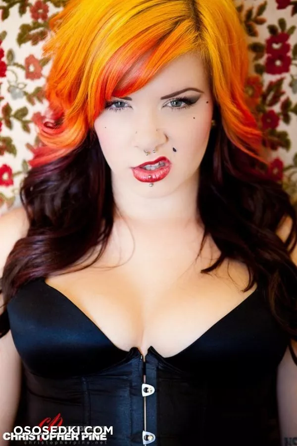 Sarah Rochelle - 34