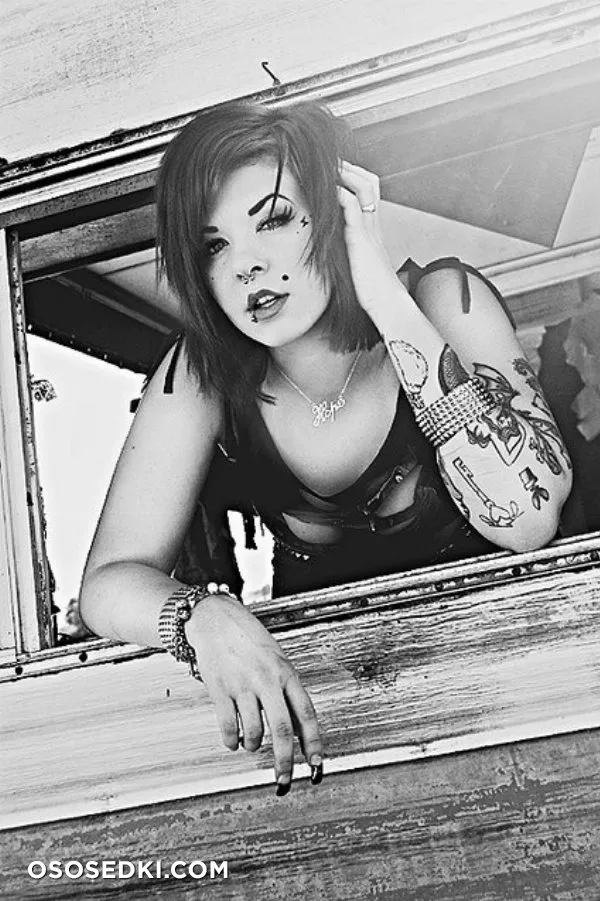 Sarah Rochelle - 47